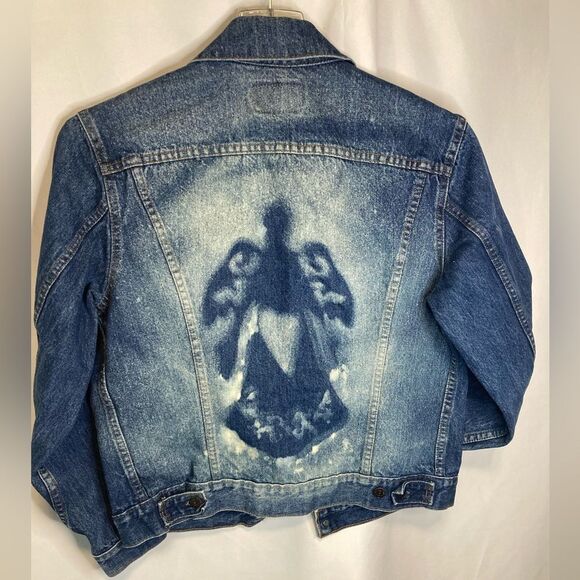 Levis Jean Jacket Size 40 Blue Denim Angel Faded-in Design Trucker Style Small E - Picture 1 of 13